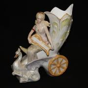 девушка с лютней на колеснице с лебедем. гдр, 60е годы