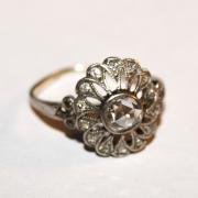 Антикварное платиновое кольцо с алмазами